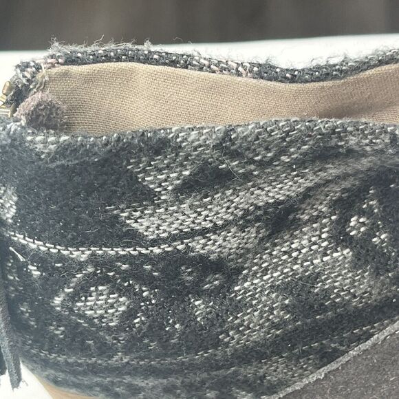 TOMS’ Women's Gray Leila Aztec Ankle Booties Size 7 Chunky Heel Tassels Western - Picture 10 of 12